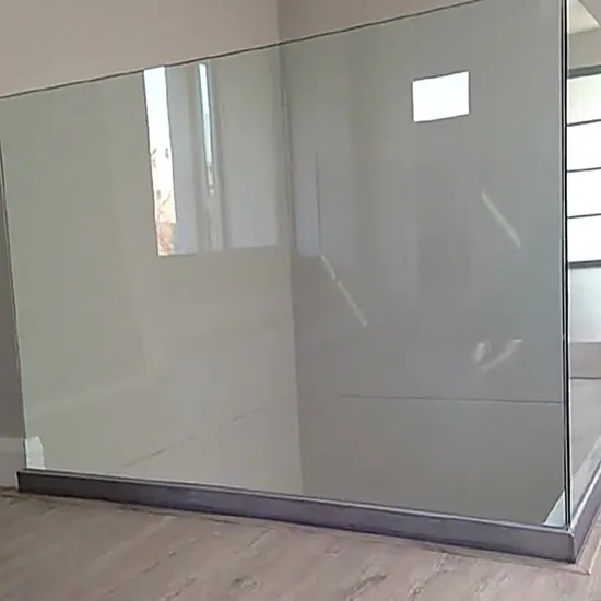 Prima низкая цена балкон алюминиевый U-образный профиль перила из закаленного стекла